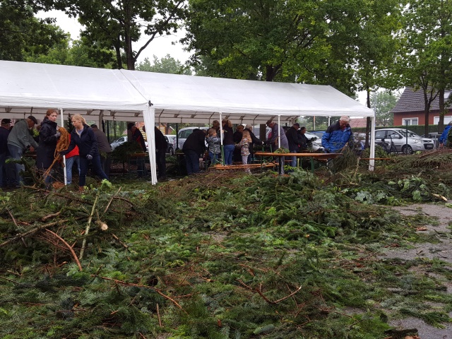 ../fotos/weltrekordversuch_ostrhauderfehn_2019/2019-06-12 15.19.17.jpg